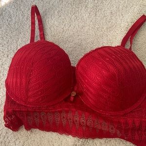LAST DAY SALE Daisy Fuentes Red Push-up Bra